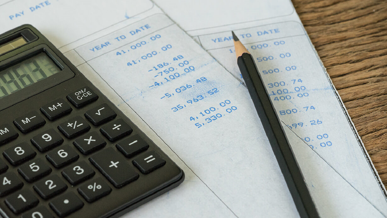 Source: Canara HSBC Life Insurance - Income Tax Calculator for salaried employees