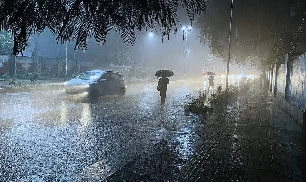 Prolonged Rain & Thunderstorms in Arunachal, Assam, Meghalaya; Temperatures to Remain Low