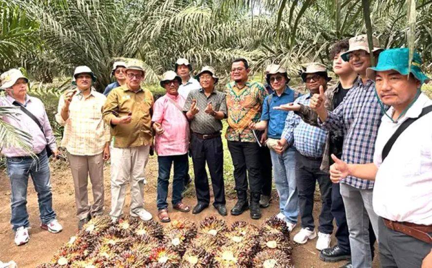 Agri Minister Tage Taki Explores Oil Palm Cultivation During Indonesia Tour (Photo courtesy- @TakiTage)