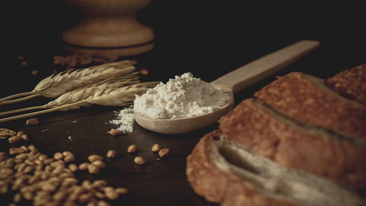 Whole wheat flour offers greater nutritional benefits and should be encouraged for mass consumption. (Photo Courtesy- Pexabay)