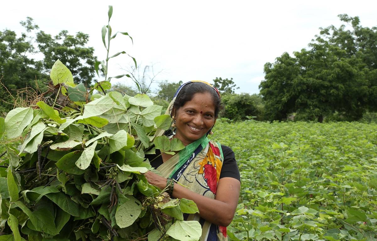 Indian women venture into farming hoping to be able to provide an additional source of income for their families (Photo courtesy: Unsplash)