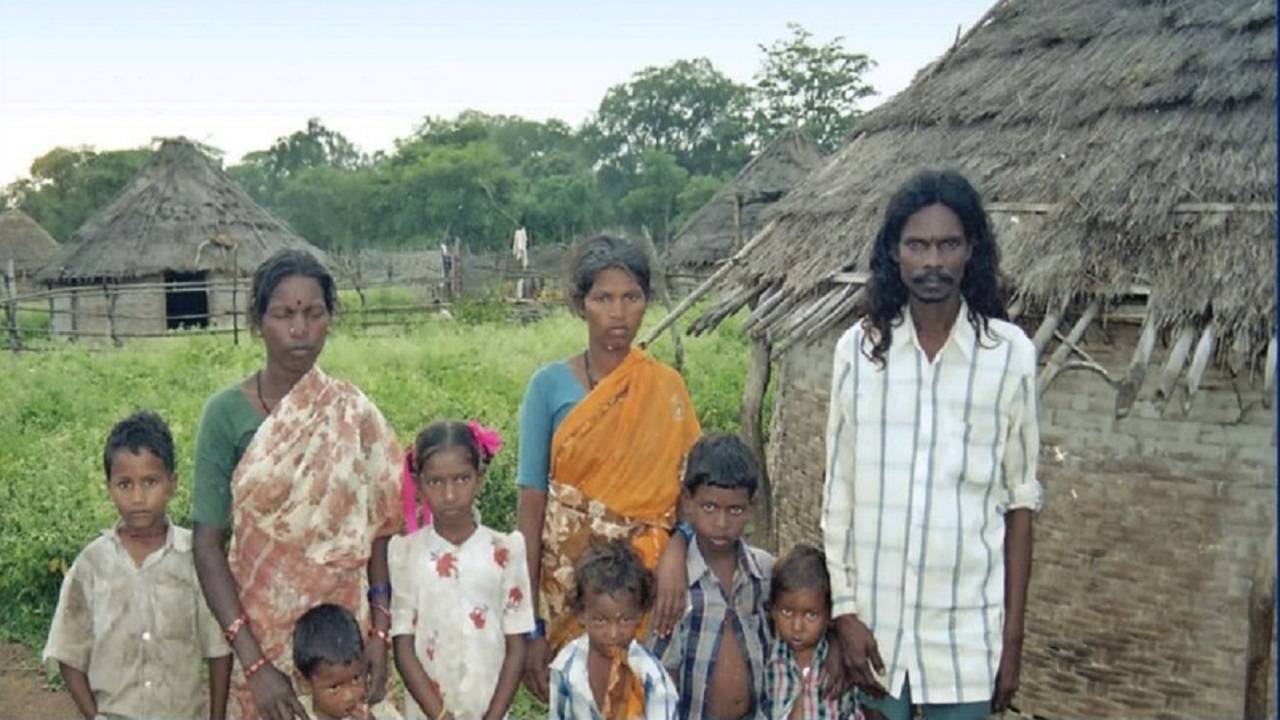 Deva Chenchu Family from Chenchu Tribe, Nallamala Forest, Andhra Pradesh. (Photo Courtesy: Prof Moni Madaswamy)