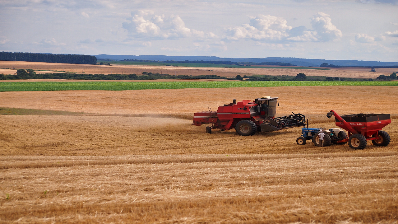 Use of tractors in agriculture (Photo Courtesy: Pexels)