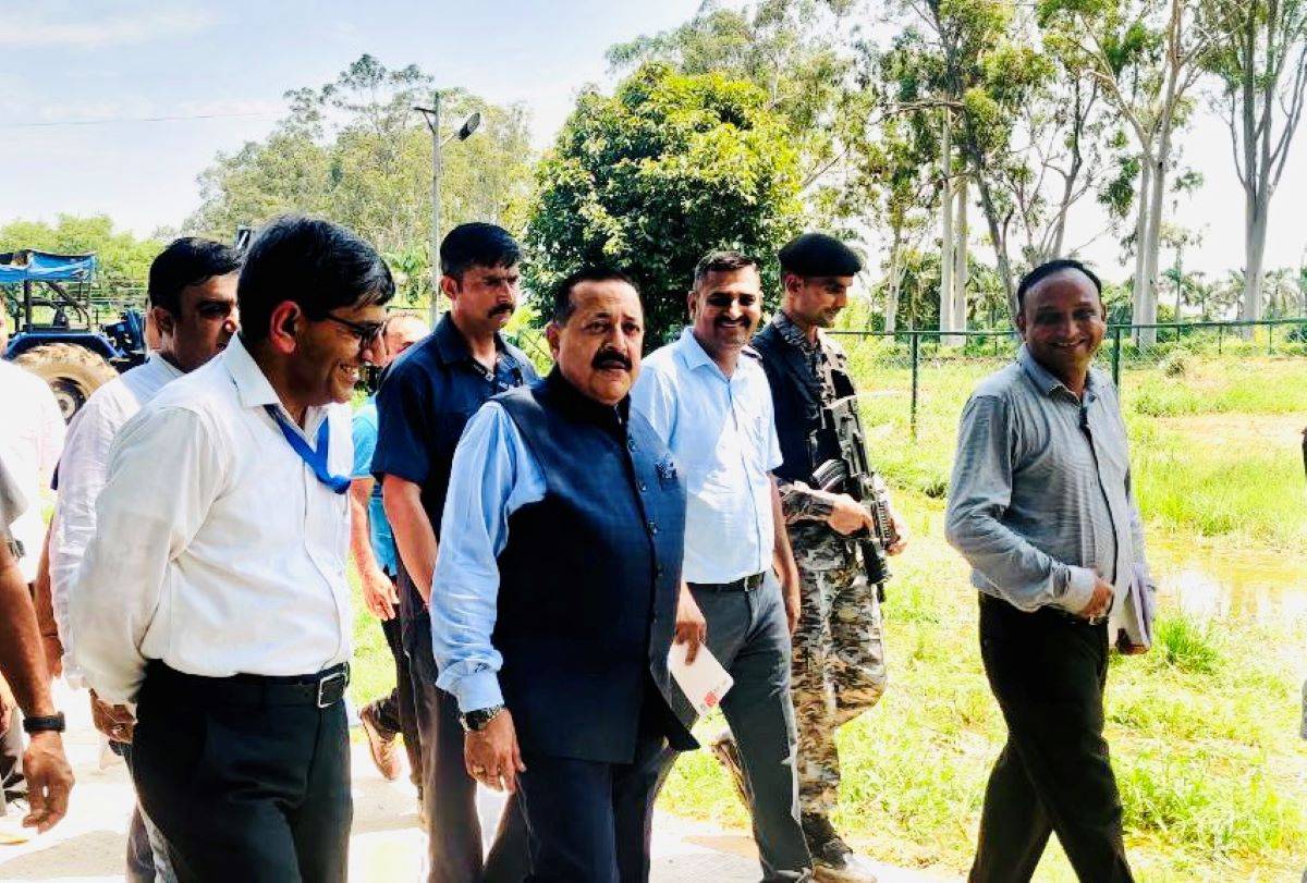 ‘Cannabis Research Project’ of CSIR-IIIM Jammu is a first of its kind in India under PPP (Photo Source: PIB)