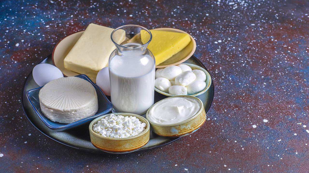 With increasing milk procurement, sufficient stock of milk products, and stable market forces governing prices, the country's dairy sector appears to be on a solid front. (Image Courtesy- Freepik)