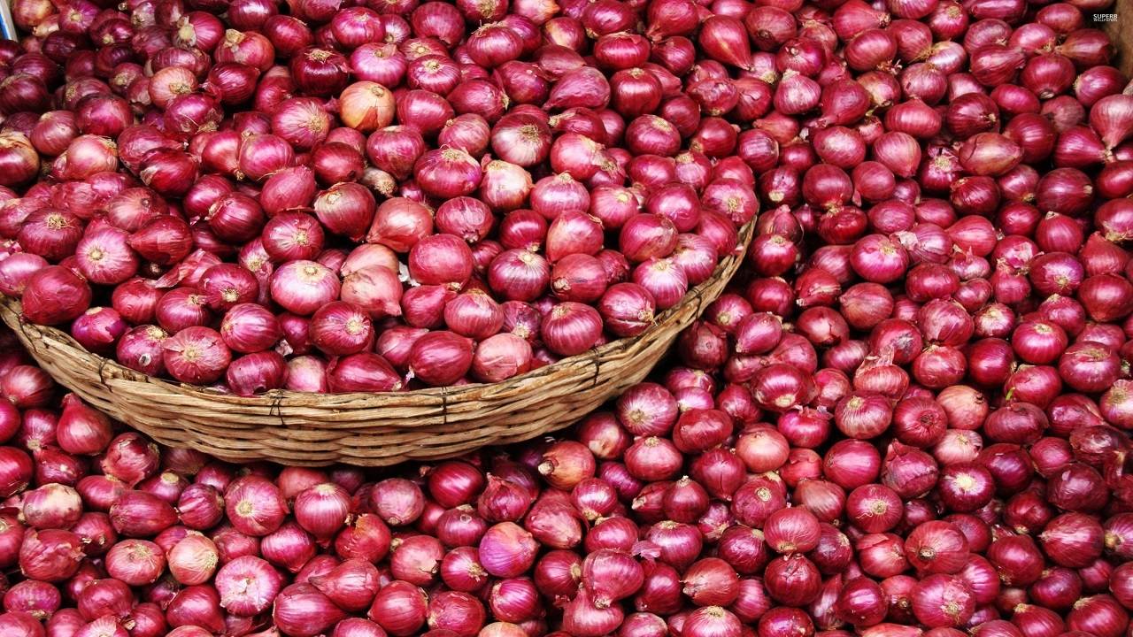 Typically, Nashik experiences daily auctions of over 1.5 lakh tonnes of onions. (Image Courtesy- Unsplash)