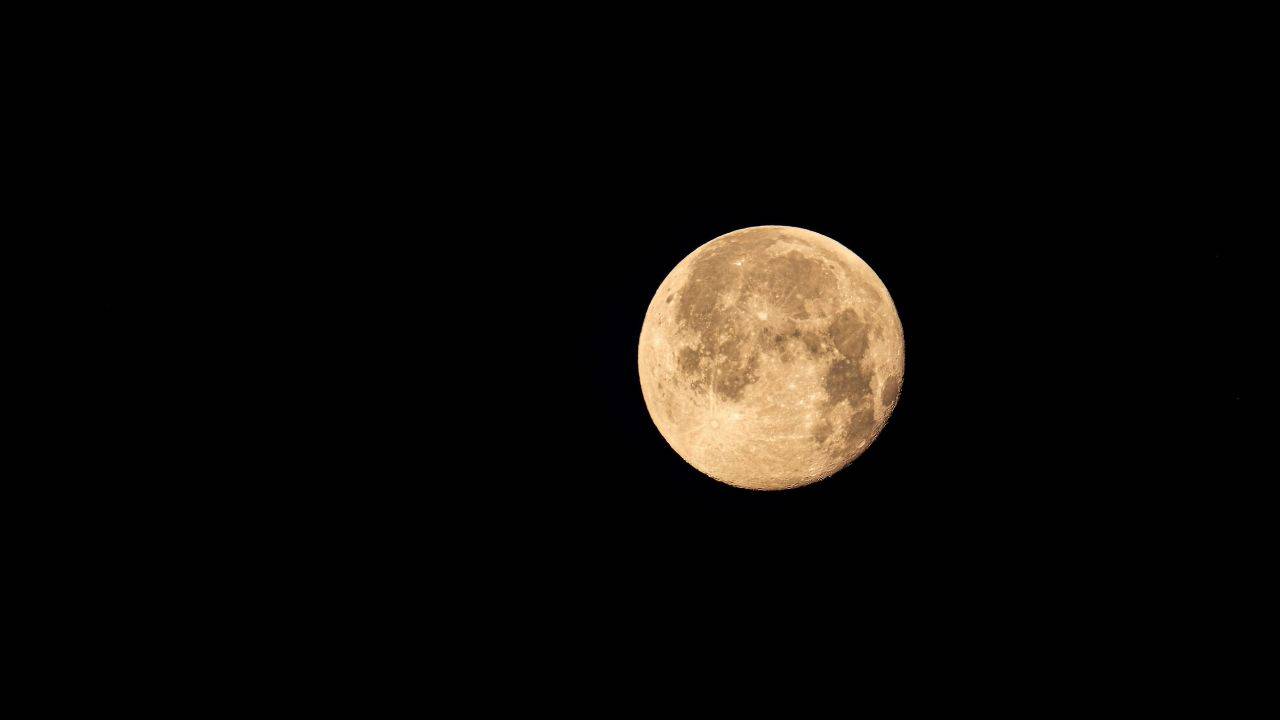 This one will be a once-in-a-blue-moon phenomenon and an amazing view for the sky-gazers (Image Courtsey: Pexels)