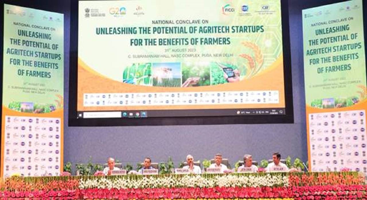 The conclave aimed to discuss and identify comprehensive support systems for Agri Startups in India. (Image Courtesy- Twitter/Agriculture India)