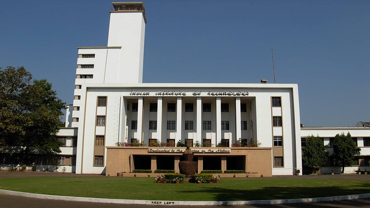 IIT Kharagpur is developing a mechanized coffee harvester, which can reduce labour dependence by about 50-60 per cent. (Image Courtesy- IIT Kharagpur)