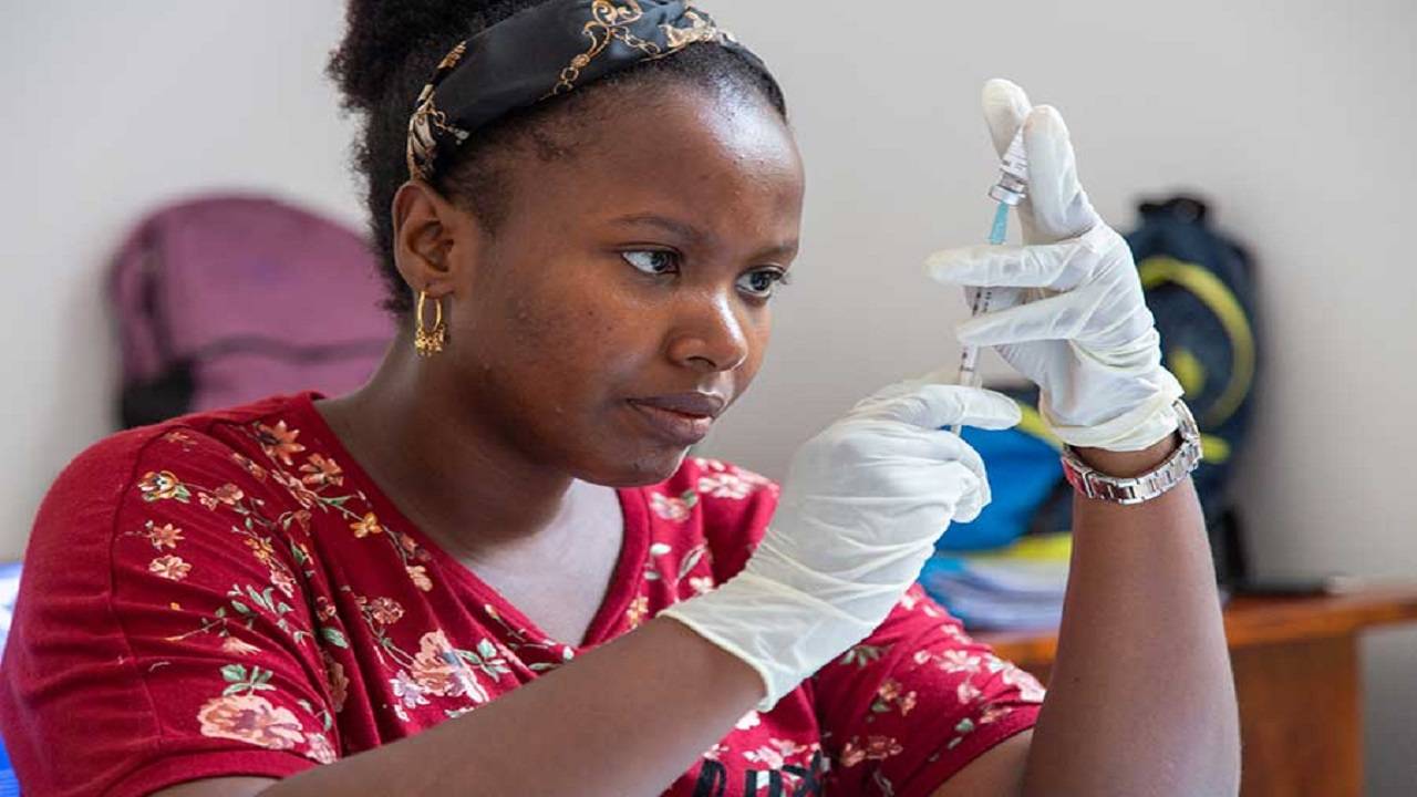 WHO recommends R21/Metrix-M vaccine for malaria (Photo Courtesy: Tom Wilkinson, University of Oxford)