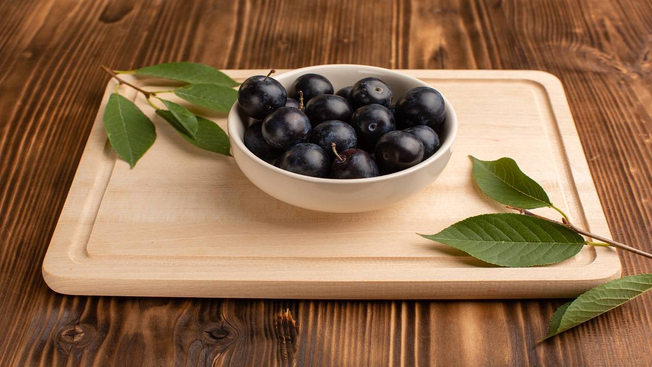 Jamun leaves help in managing blood sugar (Photo Courtesy: Freepik)