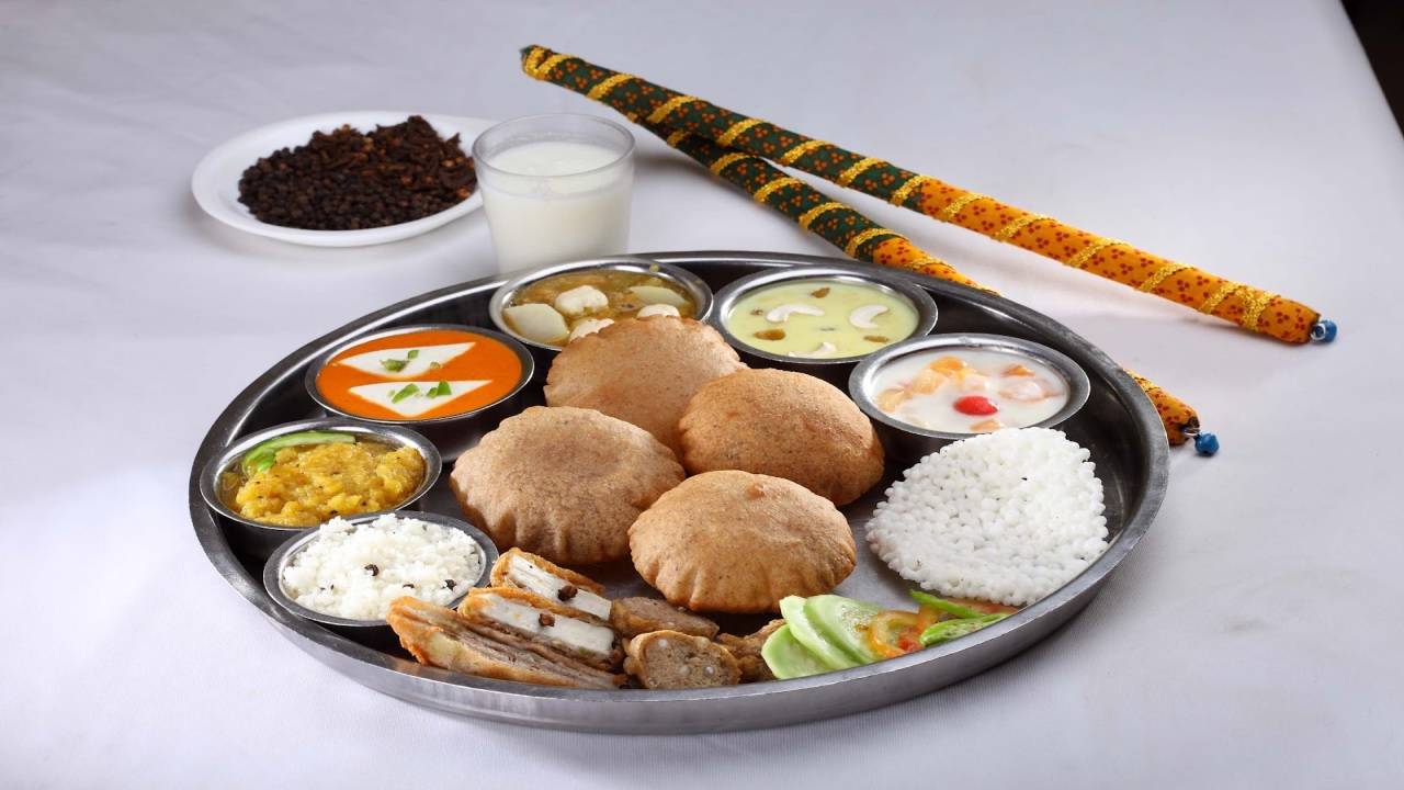 Several traditional Indian vrat recipes are prepared during Navratri. (Image Courtesy- Freepik)