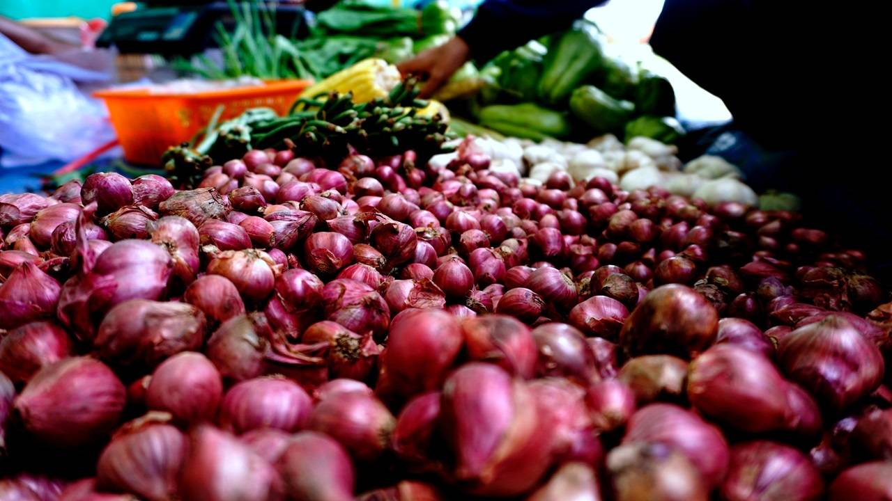 To date, about 1.70 lakh Metric Tons of onion have been disposed of from the buffer. (Image Courtesy- Unsplash)