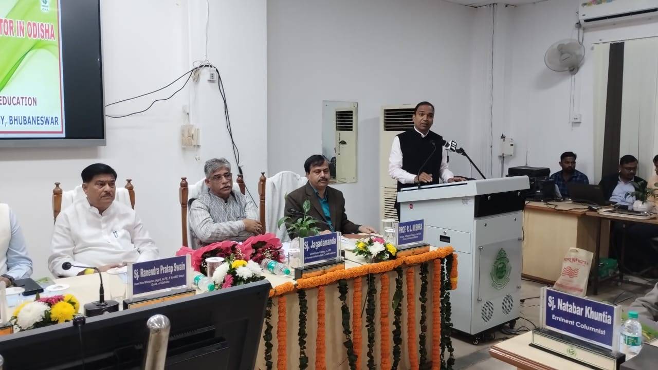 MC Dominic, Founder & Editor in Chief of Krishi Jagran while addressing the session at OUAT.