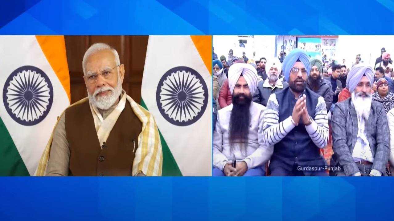 Prime Minister Narendra Modi interacting with the farmers of Gurdaspur, Punjab via video conferencing. (Source: narendramodi.in)