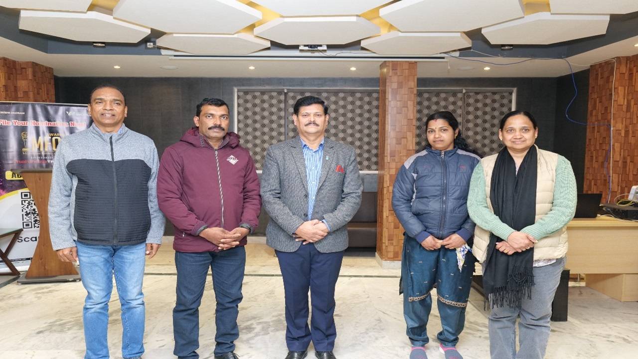 Founder and Editor-in-Chief MC Dominic, Managing Director Shiny Dominic with Retd. Col. Kuldeep Singh Banshtu, an Officer on Special Duty to the Chief Minister of Himachal Pradesh, Sukhvinder Singh Sukhu and  two Biofloc farmers from Kerala KP Shibu and Jisna.