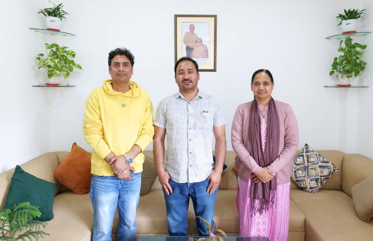 Shabbir Hussain, KVK Adhikari, Leh, Ladakh with Shiny Dominic, Managing Director, and Pankaj Khanna, Senior Content Manager, Krishi Jagran