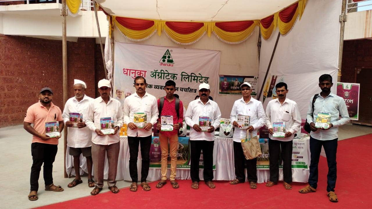 The 'MFOI Samridh Kisan Utsav' commenced with a narrative from Ganpat Pawar, a model of progressive farming success, setting a positive tone for the day.