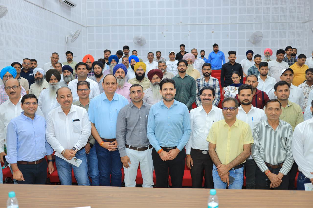 Syngenta India MD, Susheel Kumar with farmers at Integrated Beekeeping Development Center at Kurukshetra