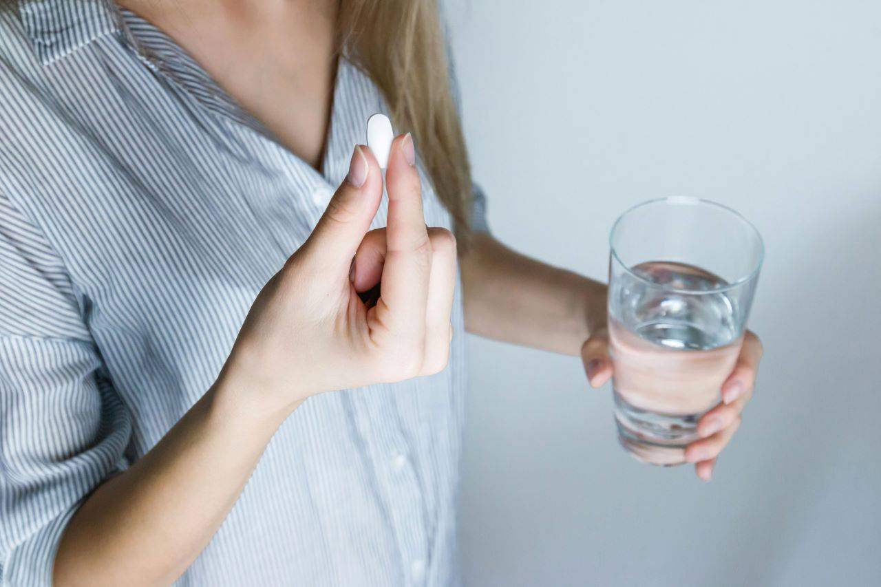 Learn about potential interactions between beverages and medications to ensure safe consumption. (Pic Credit- Pexels)