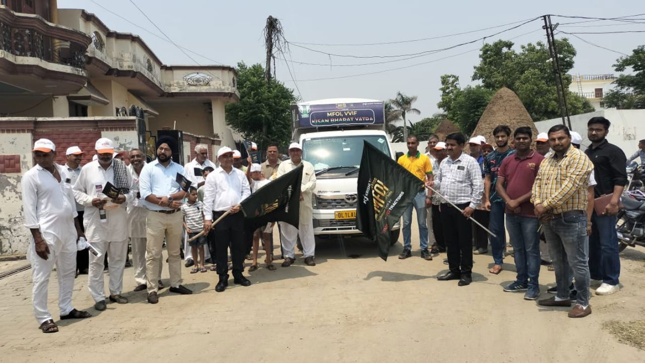 Flagging off Krishi Jagran's 'MFOI, VVIF Kisan Bharat Yatra' in partnership with STIHL