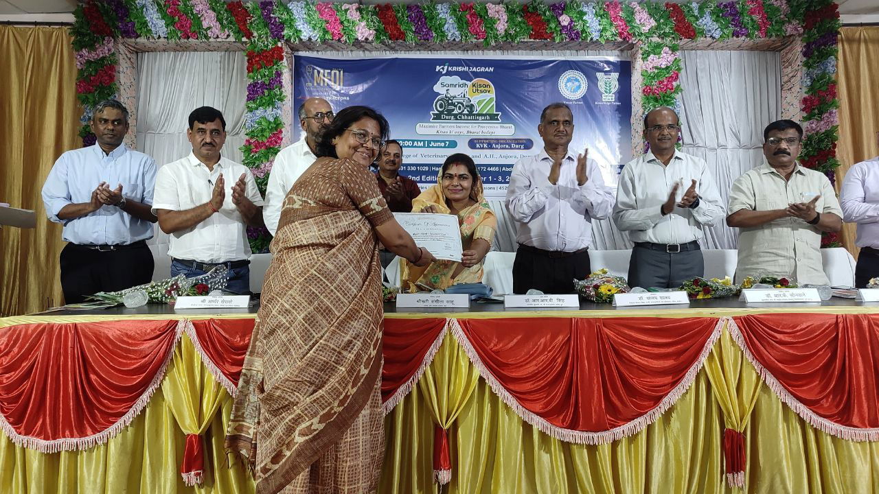 Certificate Distribution Held at Samridh Kisan Utsav 2024 Held in Durg District, Chhattisgarh