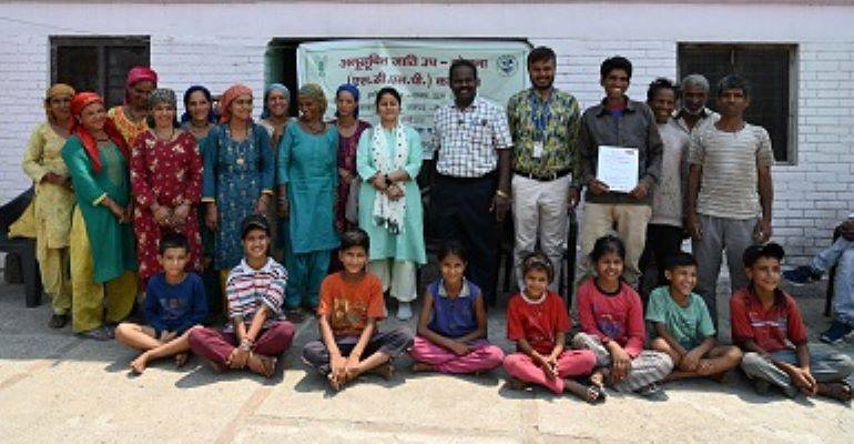 ICAR-IISWC Distributes Dual-Purpose Vanaraja Chicks to Boost Rural Livelihoods in Dehradun's Kalsi Block