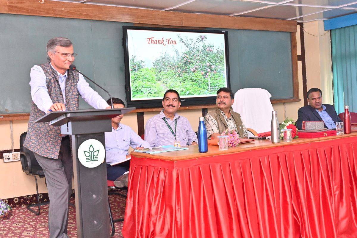 NITI Aayog Member Prof. Ramesh Chand addressing farmers at RHRTS Mashobra, Himachal Pradesh