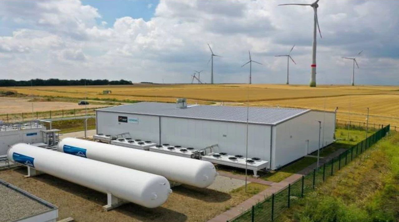 Green Hydrogen Plant (Photo Source: greenhydrogen-india.com)