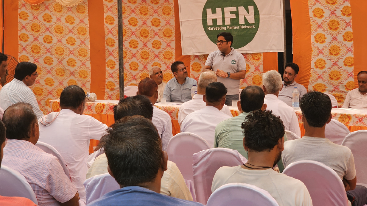 Ruchit G Garg addressing farmers