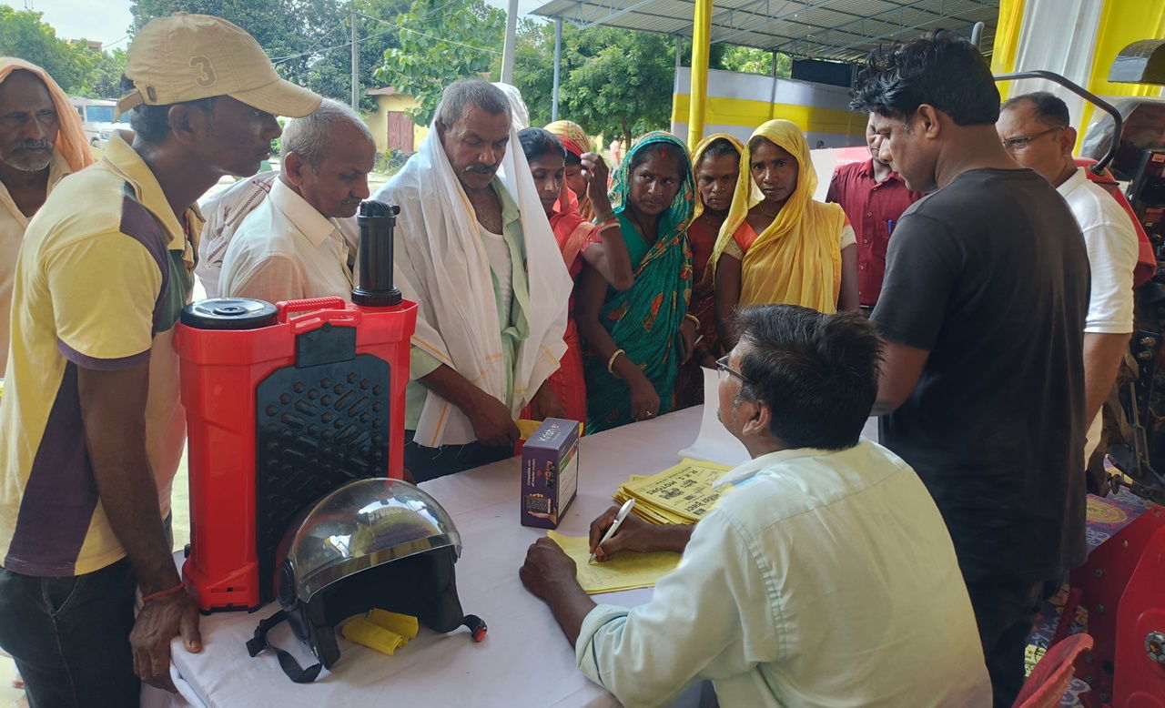 Participant Registration at MFOI Samridh Kisan Utsav in Katihar, Bihar