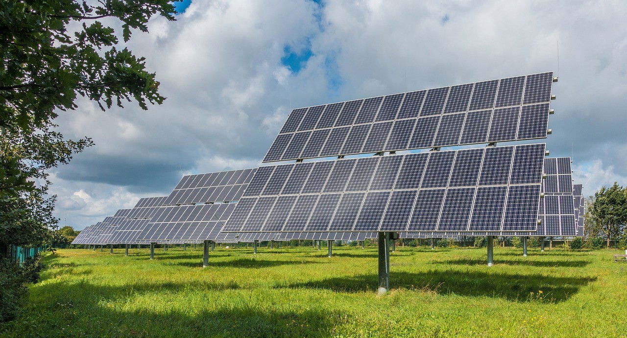 Solar Power Projects  (Photo Source: Pixabay)