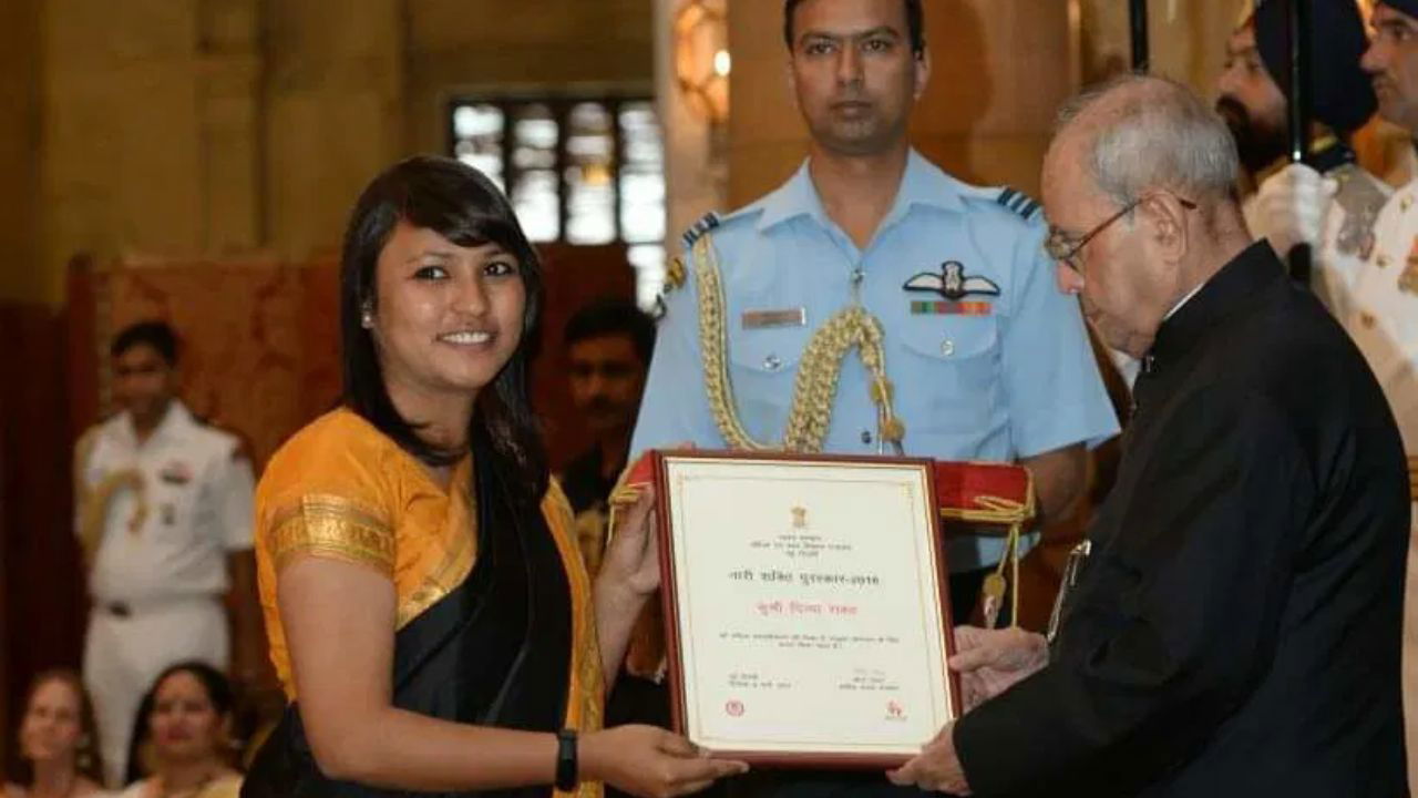 Nari Shakti Award presented by Former President Pranab Mukherjee